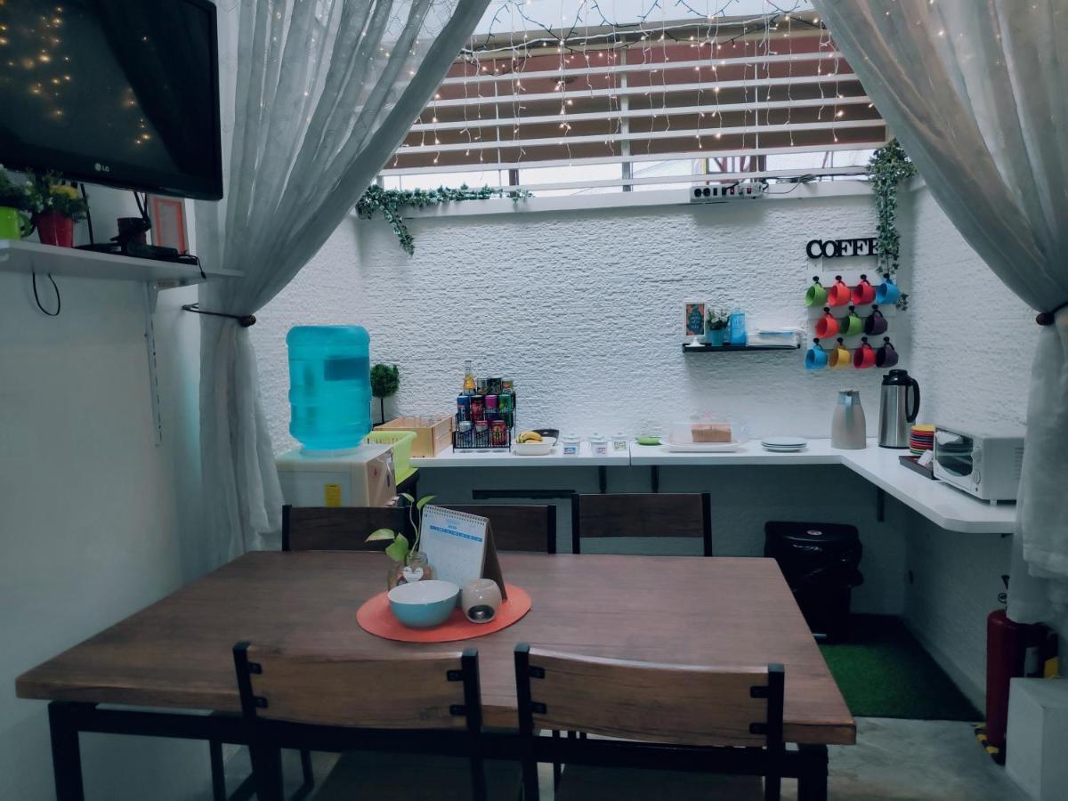 Crossroads Hostel Manila Mandaluyong Luaran gambar