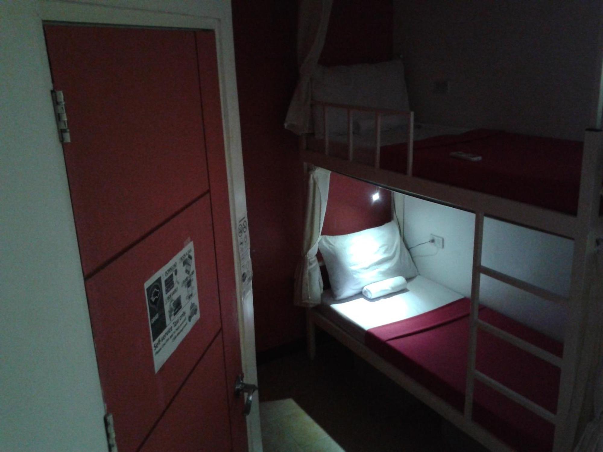 Crossroads Hostel Manila Mandaluyong Bilik gambar