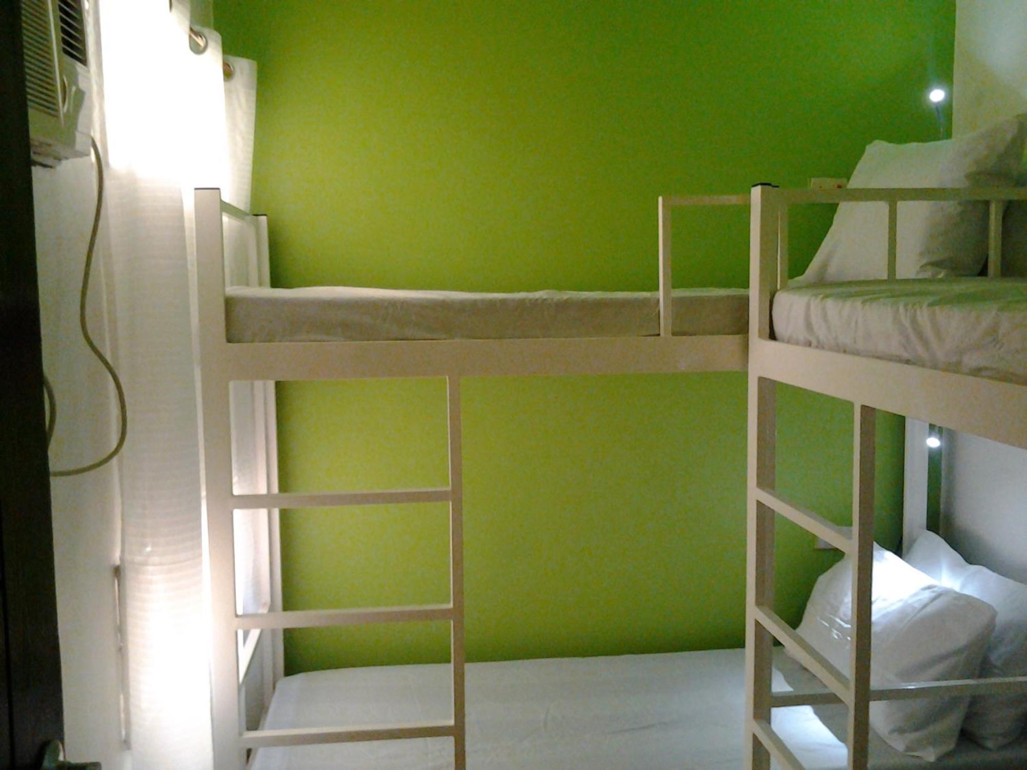Crossroads Hostel Manila Mandaluyong Bilik gambar