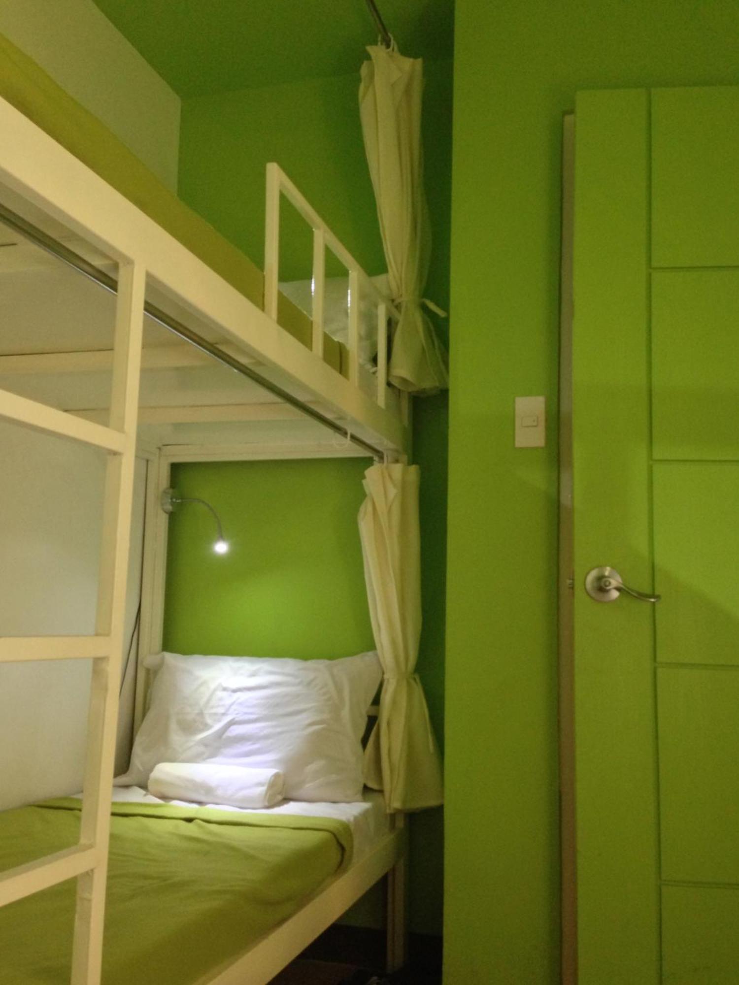 Crossroads Hostel Manila Mandaluyong Bilik gambar