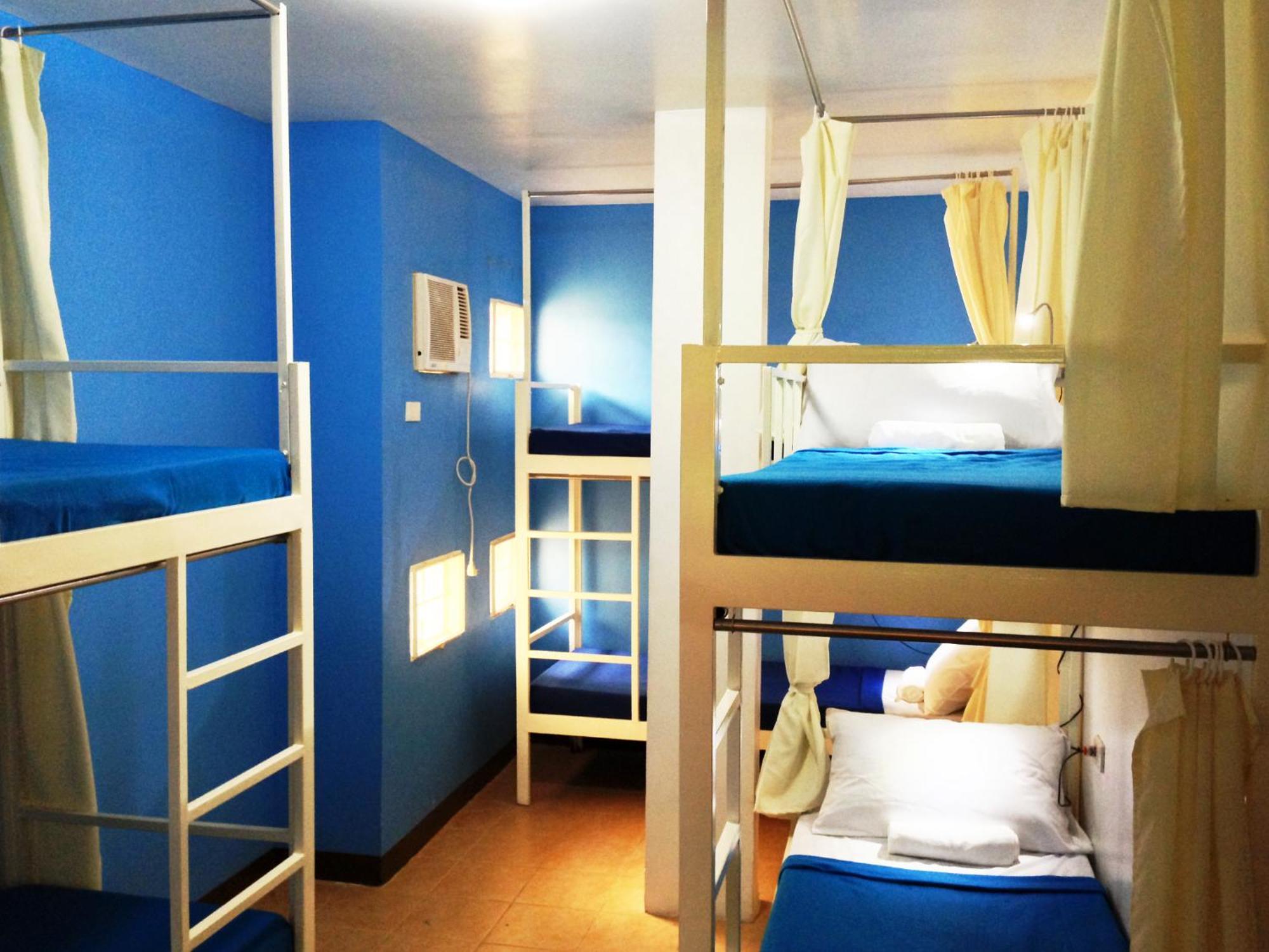 Crossroads Hostel Manila Mandaluyong Bilik gambar