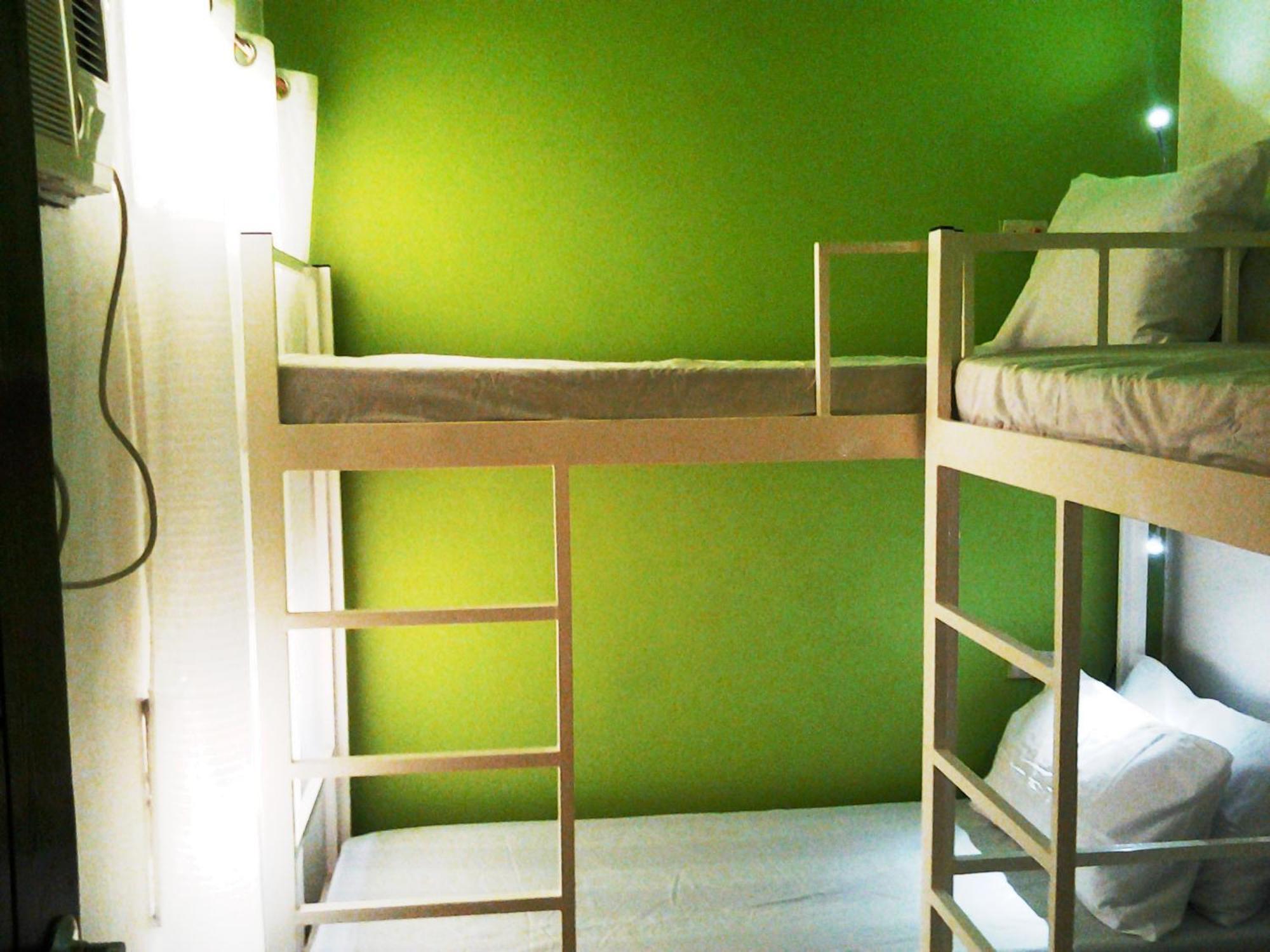 Crossroads Hostel Manila Mandaluyong Bilik gambar